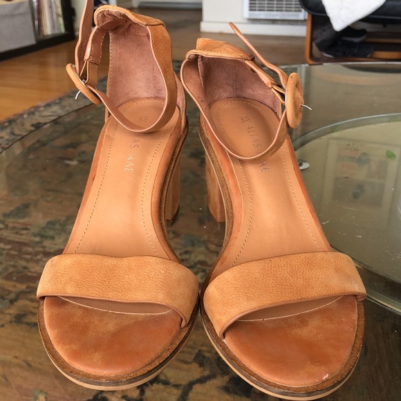 Alias Mae Tan Leather Block Heel Open Toe Heels 7 - Picture 14 of 16